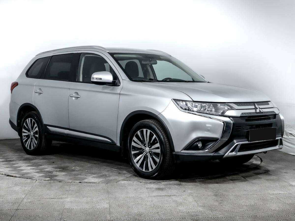 Mitsubishi Outlander 2019 года с пробегом. Фото: #2
