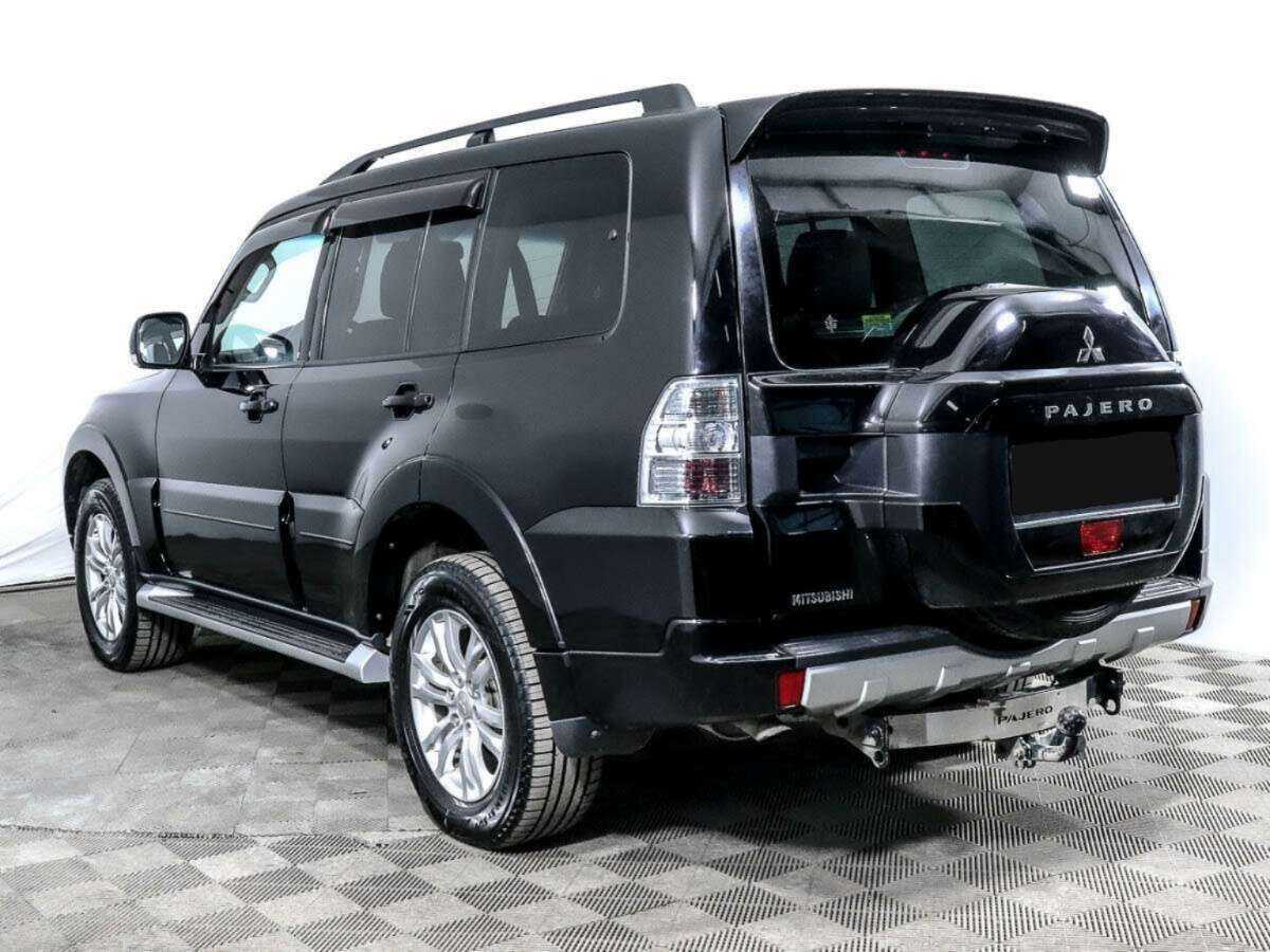 Mitsubishi Pajero 2018 года с пробегом. Фото: #2