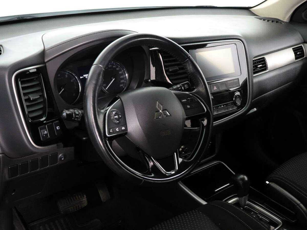Mitsubishi Outlander 2018 года с пробегом. Фото: #7