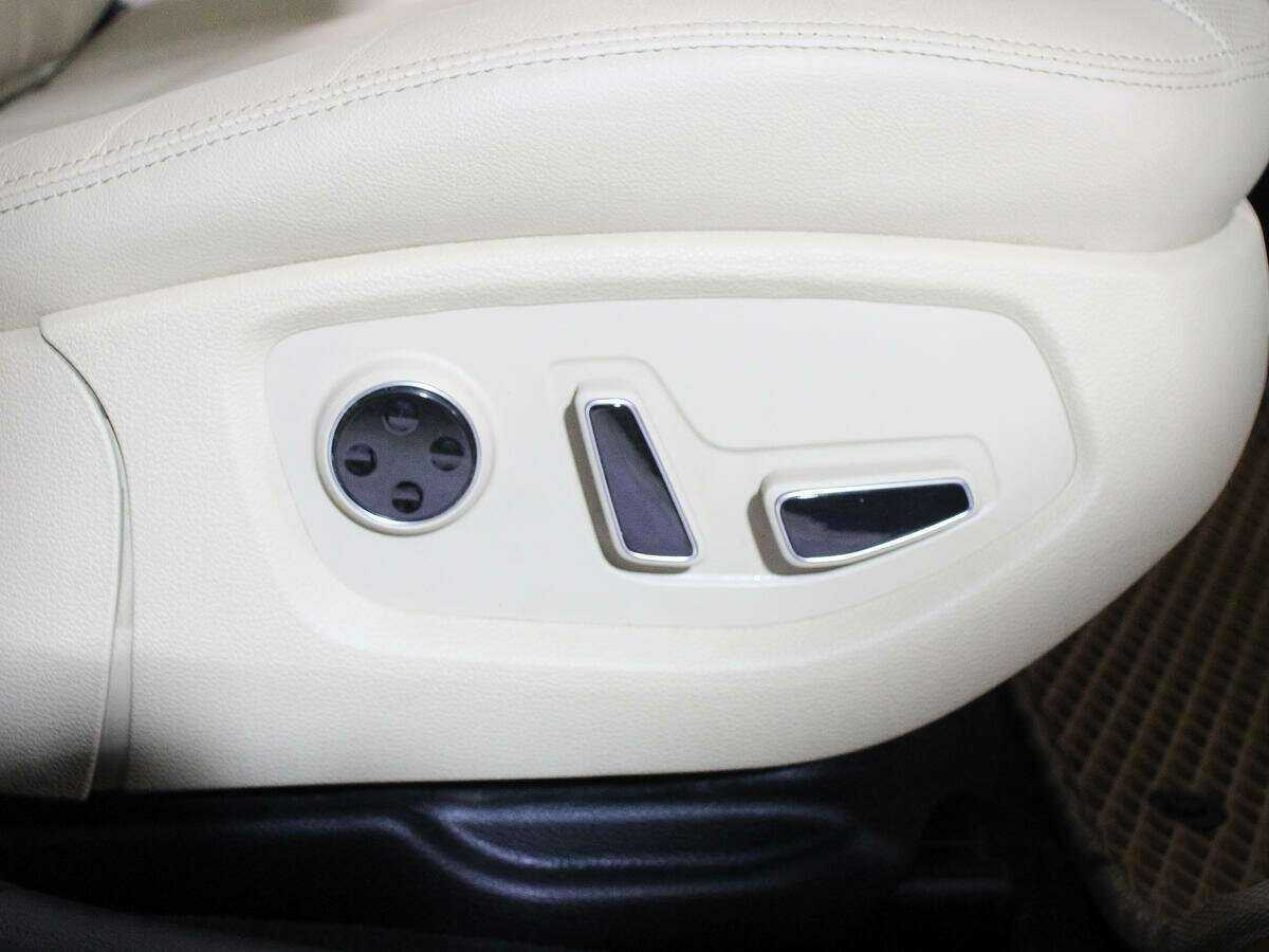 Hyundai Genesis 2015 года с пробегом. Фото: #12