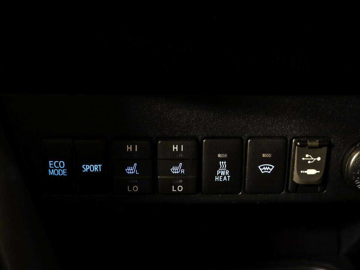 Toyota RAV4 2017 года с пробегом. Фото: #14