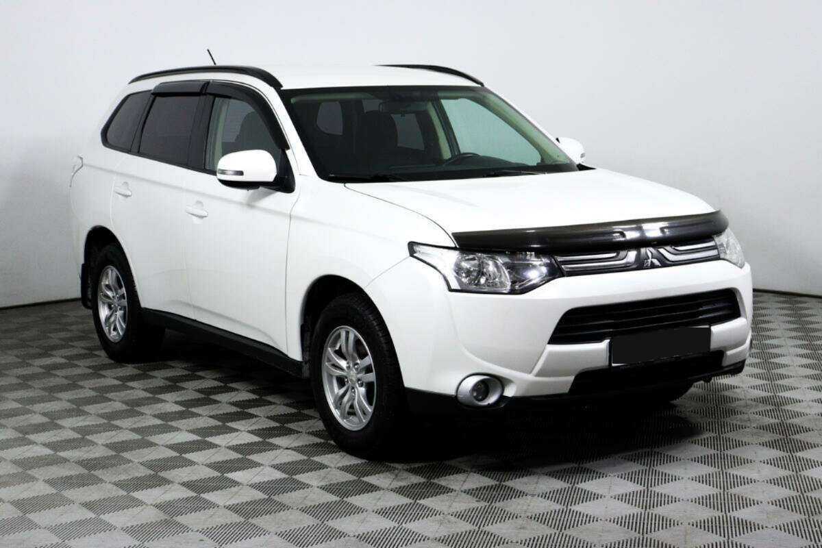Mitsubishi Outlander 2013 года с пробегом. Фото: #2