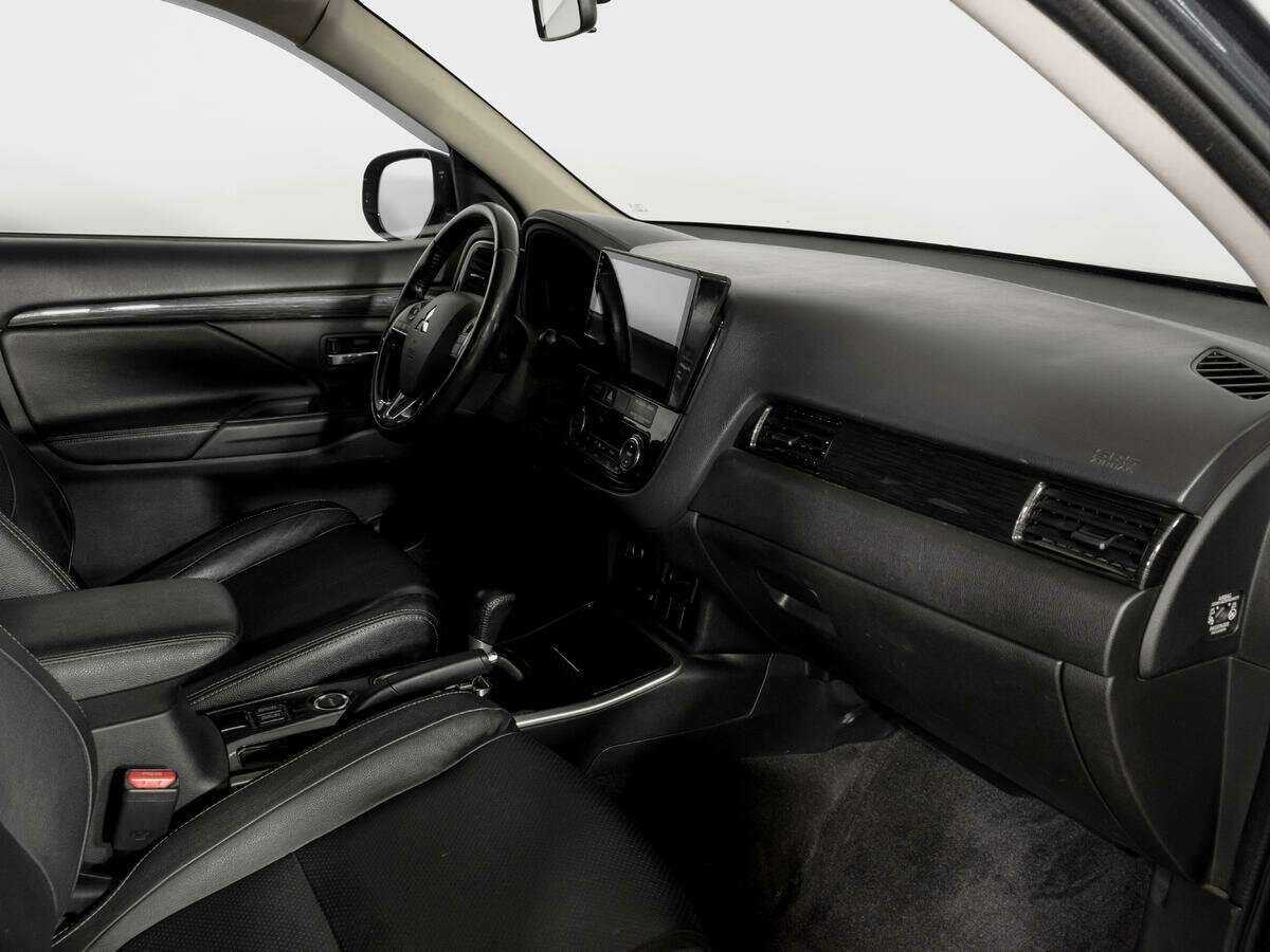 Mitsubishi Outlander 2017 года с пробегом. Фото: #7