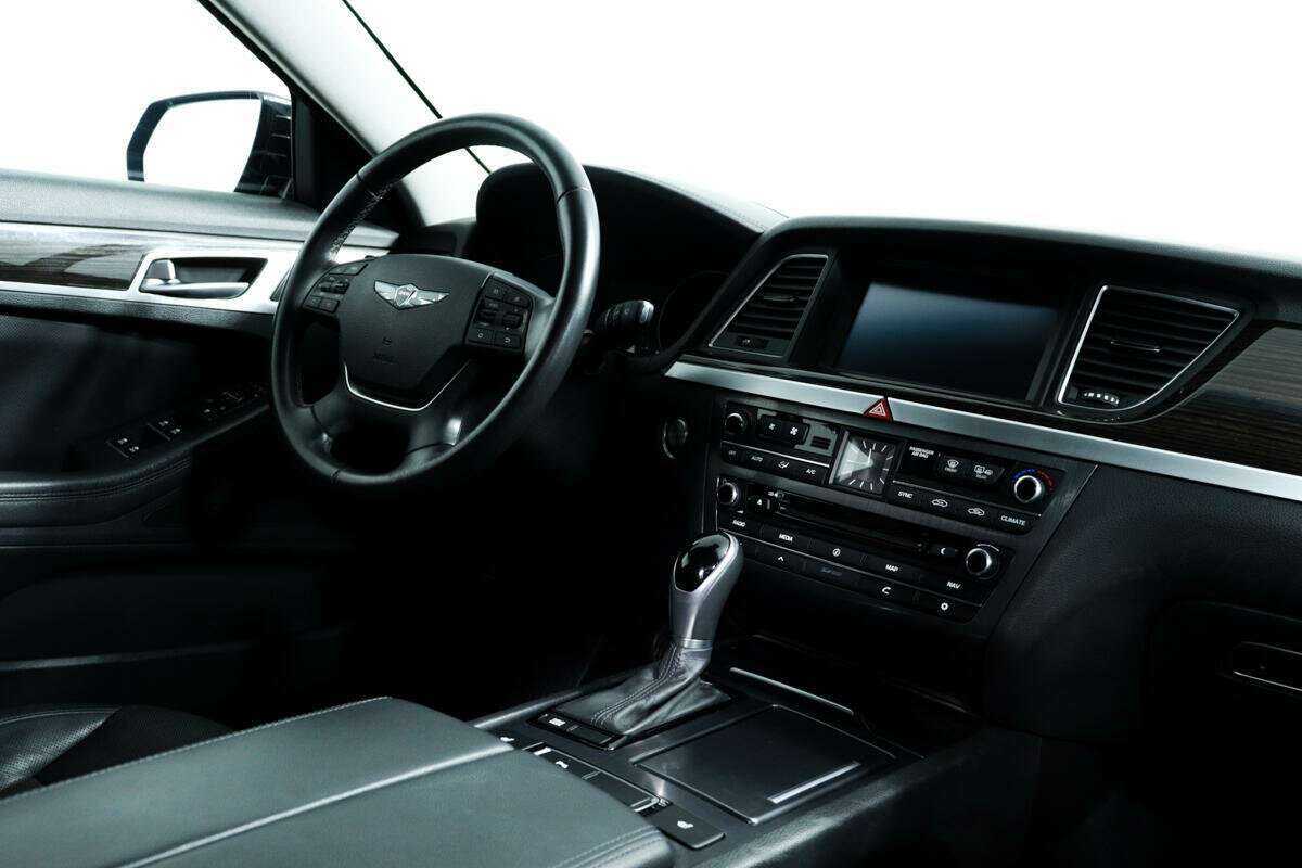 Hyundai Genesis 2016 года с пробегом. Фото: #8