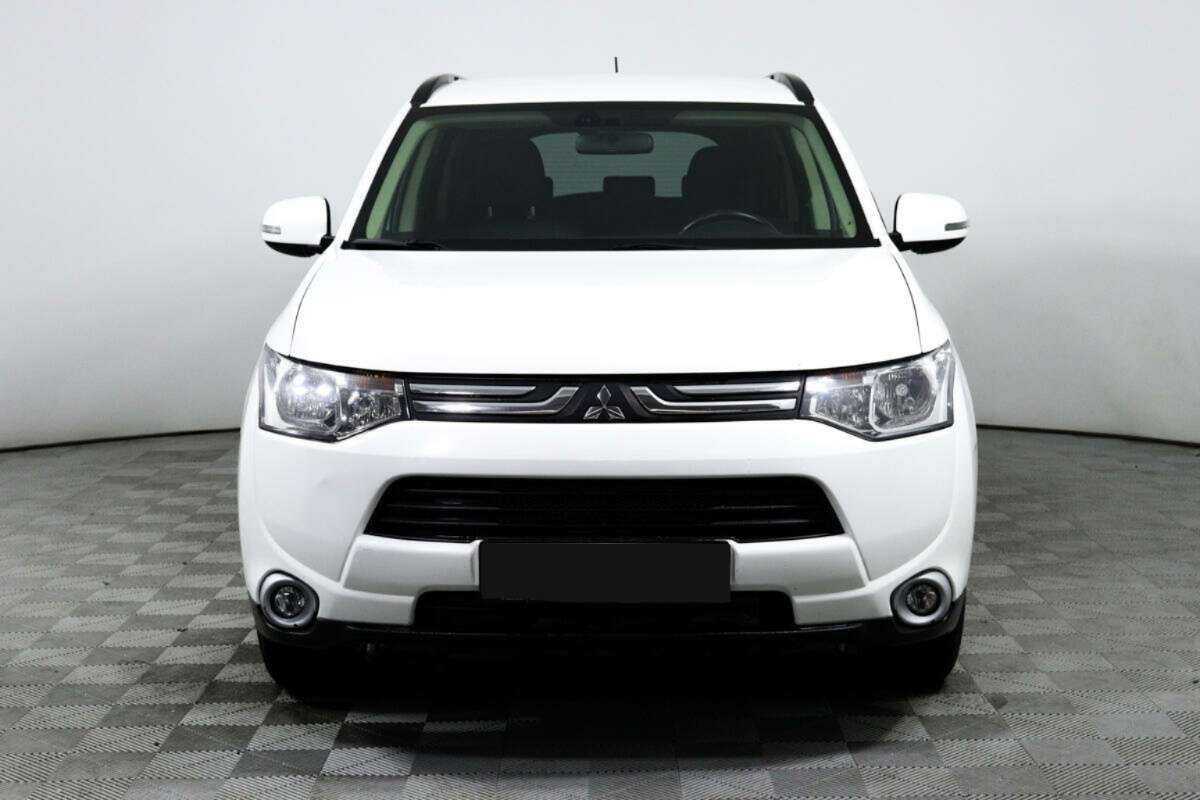 Mitsubishi Outlander 2013 года с пробегом. Фото: #1