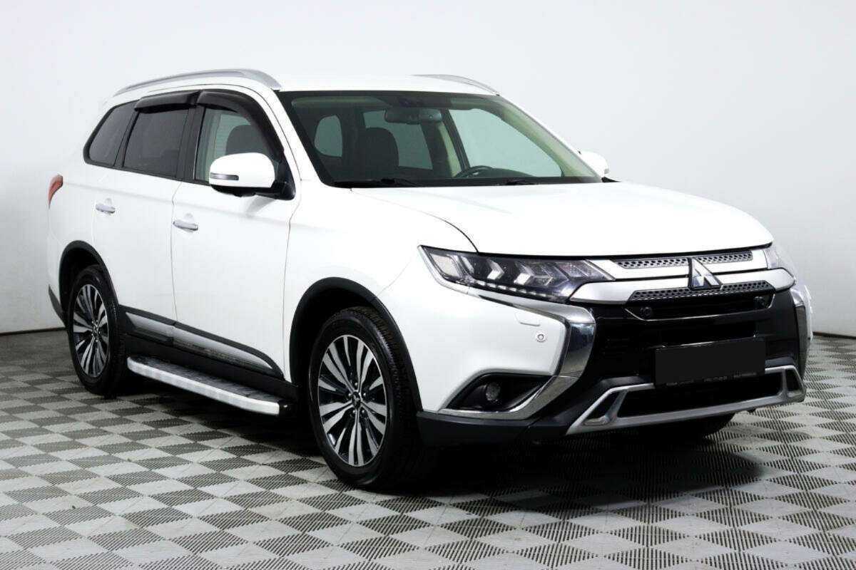 Mitsubishi Outlander 2019 года с пробегом. Фото: #2