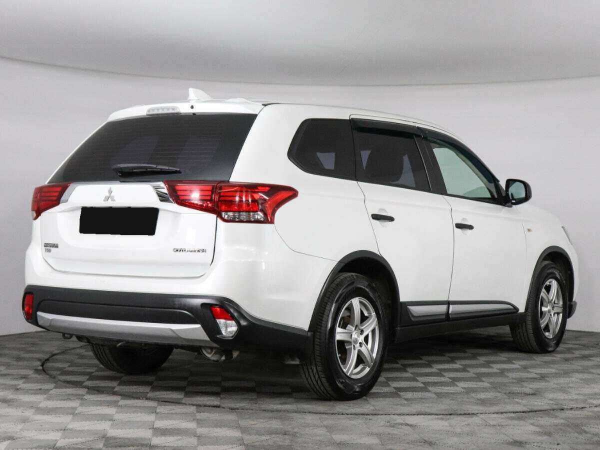 Mitsubishi Outlander 2017 года с пробегом. Фото: #4