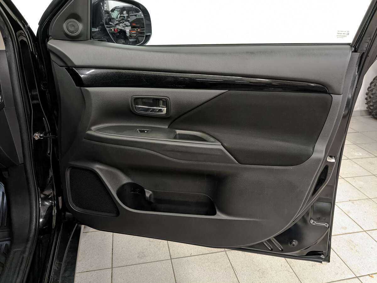 Mitsubishi Outlander 2020 года с пробегом. Фото: #20