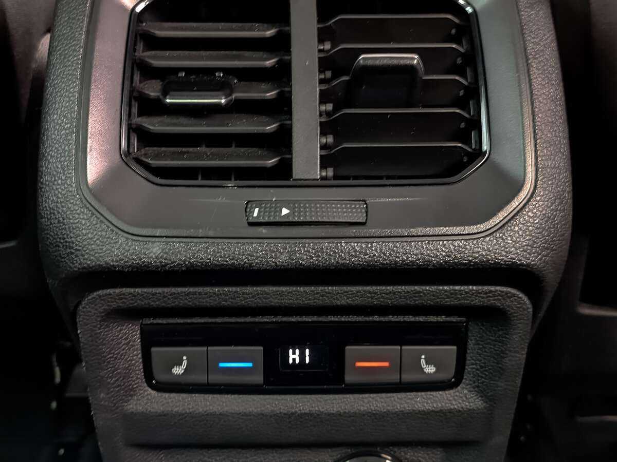 Volkswagen Tiguan 2021 года с пробегом. Фото: #25