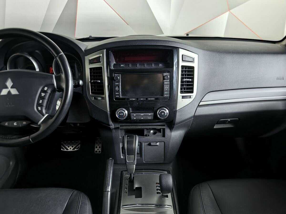 Mitsubishi Pajero 2015 года с пробегом. Фото: #10