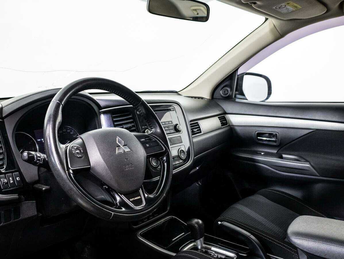 Mitsubishi Outlander 2017 года с пробегом. Фото: #8