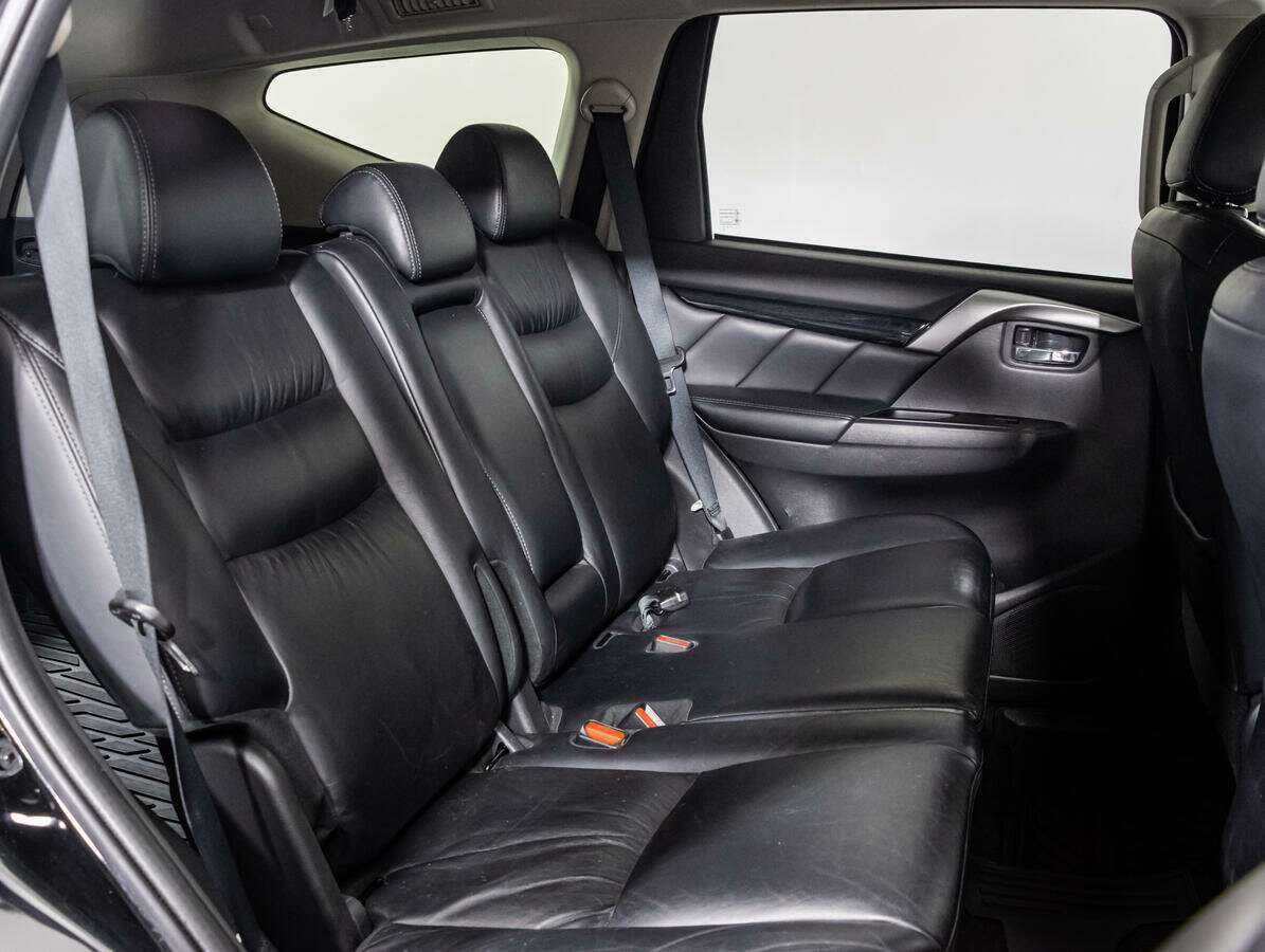 Mitsubishi Pajero Sport 2017 года с пробегом. Фото: #12