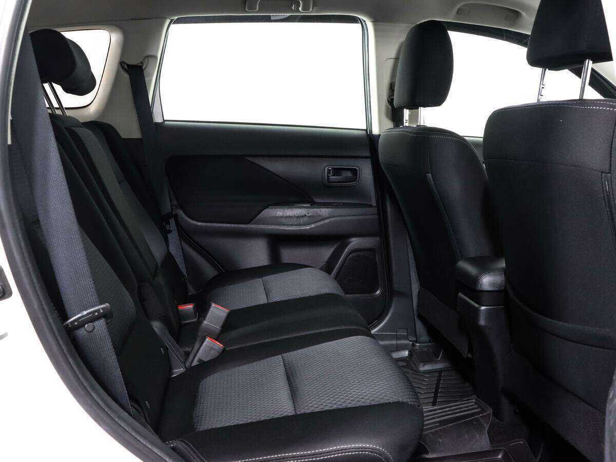 Mitsubishi Outlander 2018 года с пробегом. Фото: #12