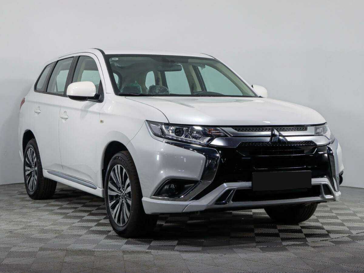 Mitsubishi Outlander 2022 года с пробегом. Фото: #2