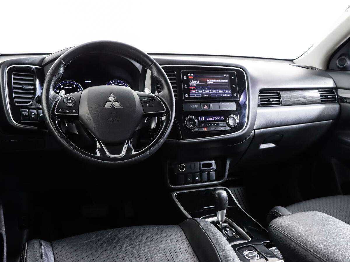 Mitsubishi Outlander 2018 года с пробегом. Фото: #8