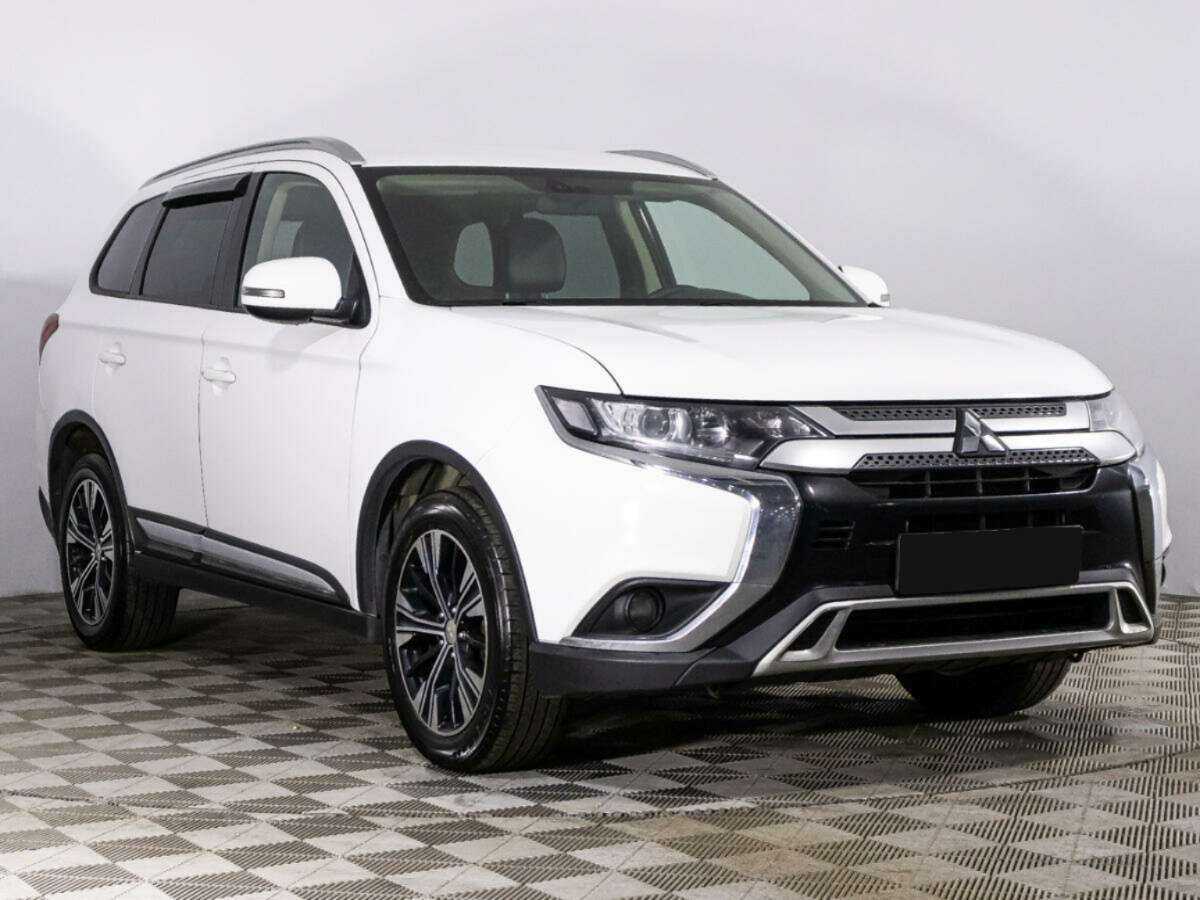 Mitsubishi Outlander 2019 года с пробегом. Фото: #2