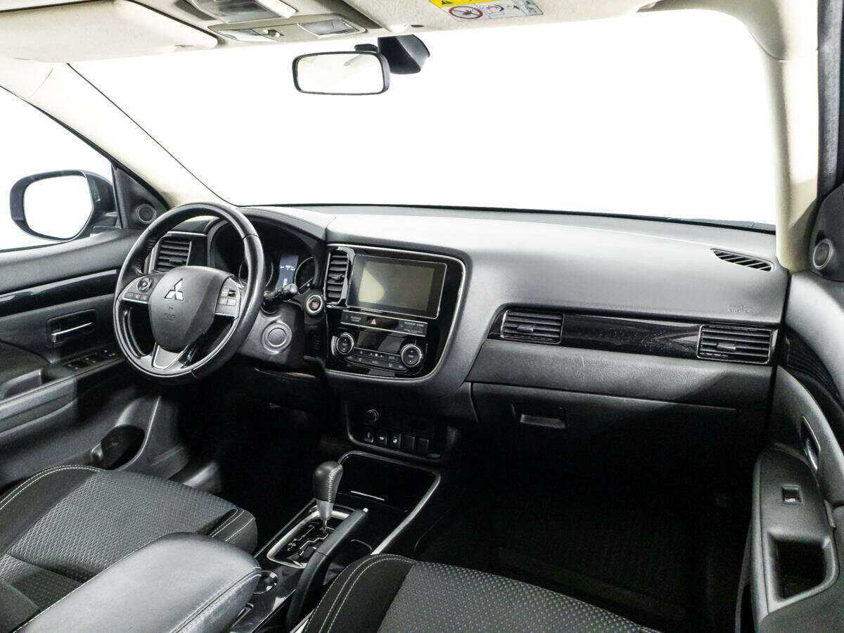 Mitsubishi Outlander 2020 года с пробегом. Фото: #8