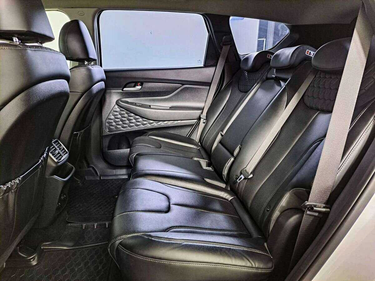 Hyundai Santa Fe 2019 года с пробегом. Фото: #9