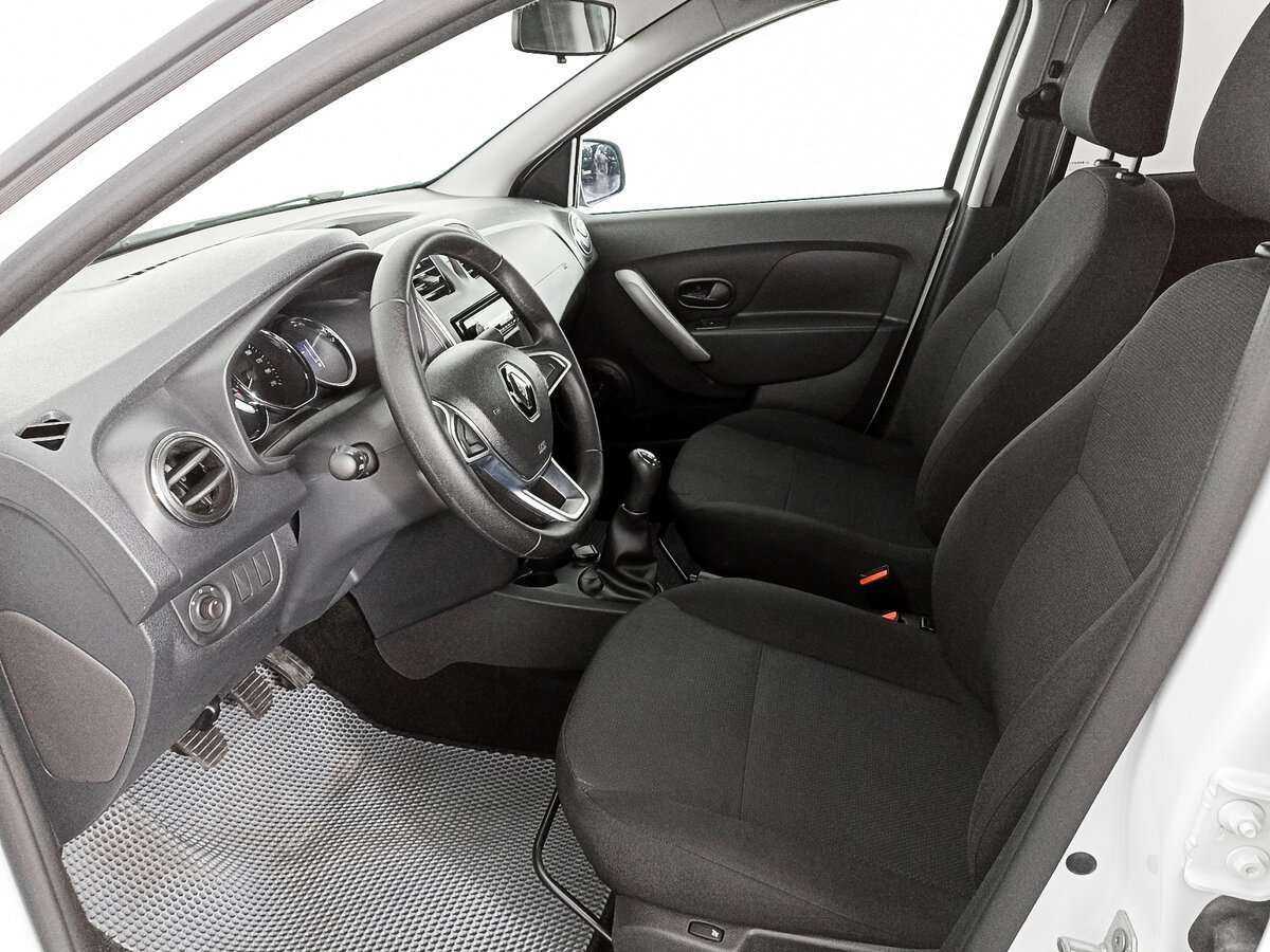 Б/У Рено Логан 2018 года. Фото: #13