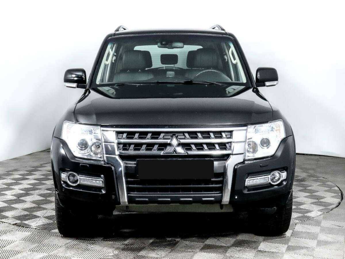 Mitsubishi Pajero 2017 года с пробегом. Фото: #1