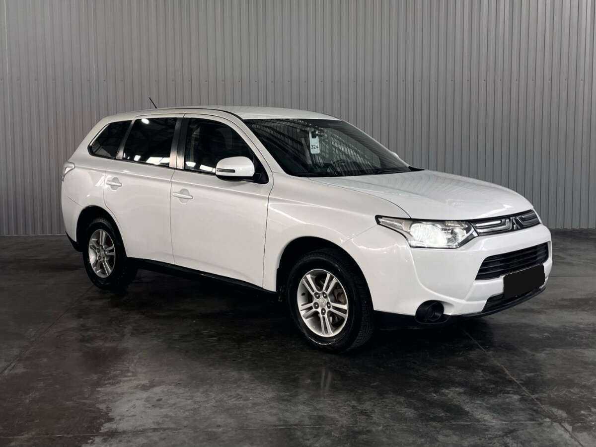 Mitsubishi Outlander 2013 года с пробегом. Фото: #2