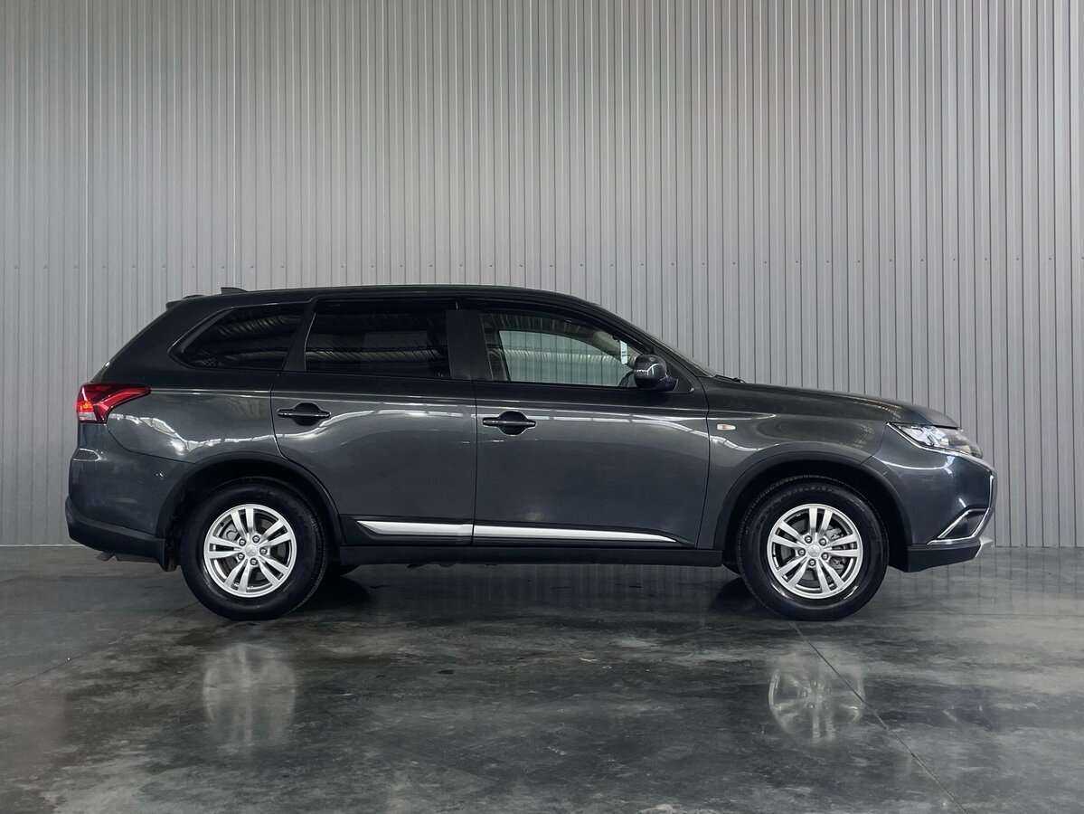 Mitsubishi Outlander 2018 года с пробегом. Фото: #3