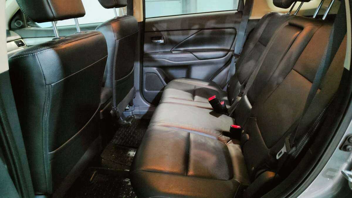 Mitsubishi Outlander 2012 года с пробегом. Фото: #13