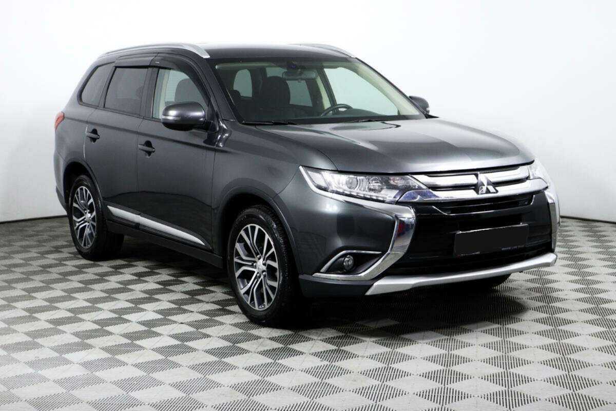 Mitsubishi Outlander 2018 года с пробегом. Фото: #2
