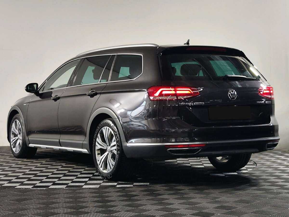 Volkswagen Passat 2019 года с пробегом. Фото: #3