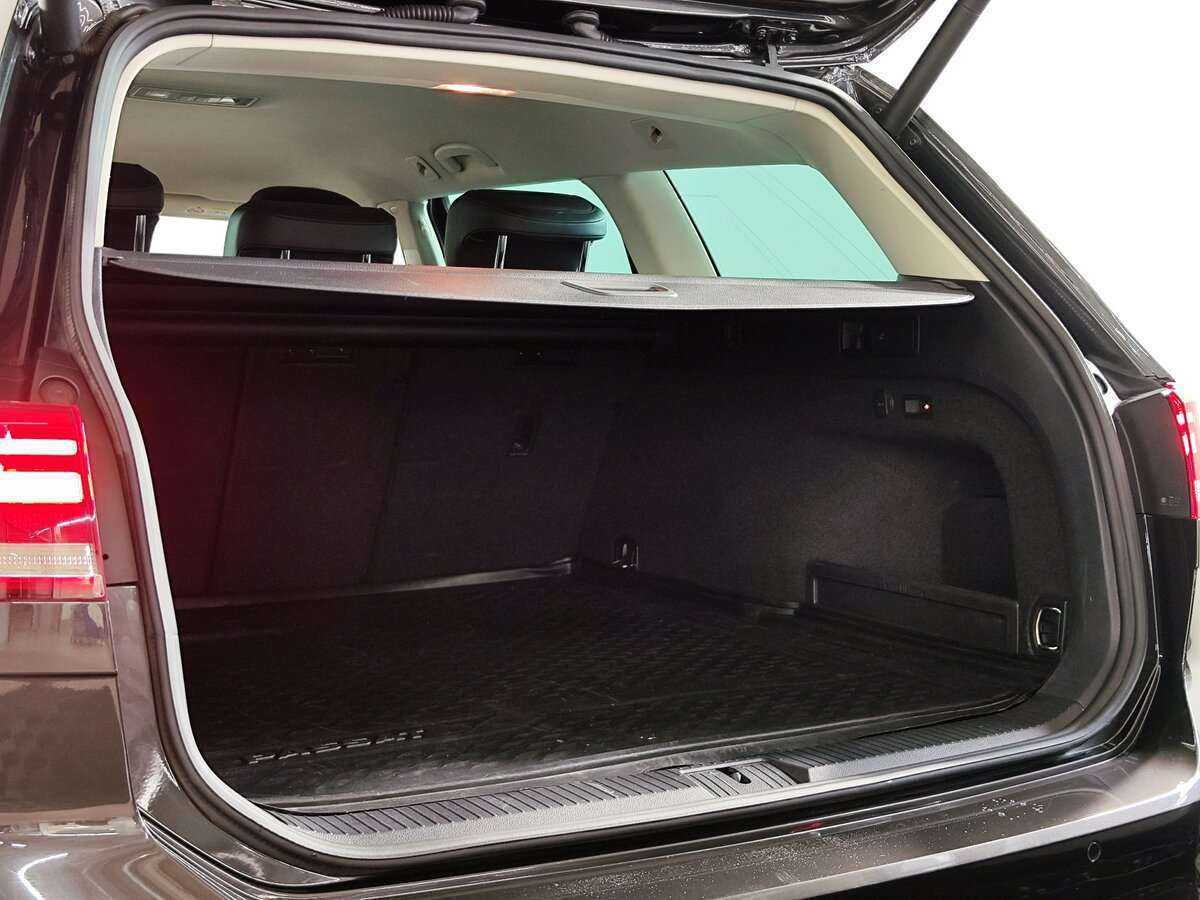 Volkswagen Passat 2019 года с пробегом. Фото: #5