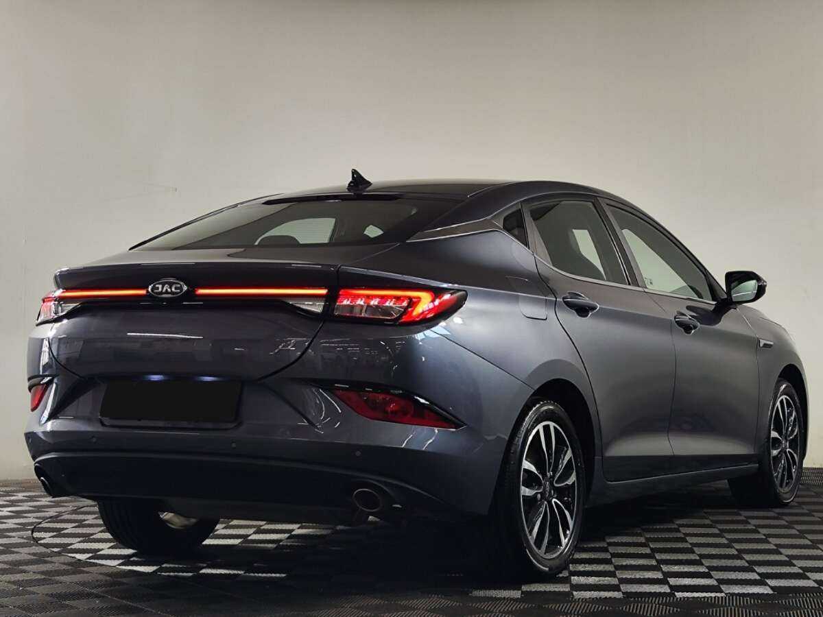 Б/У Джак Джи7 2023 года. Фото: #2