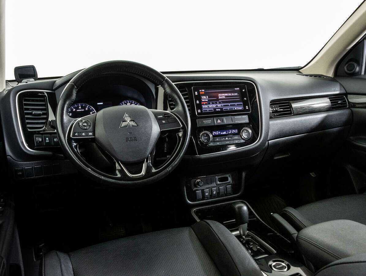 Mitsubishi Outlander 2018 года с пробегом. Фото: #10