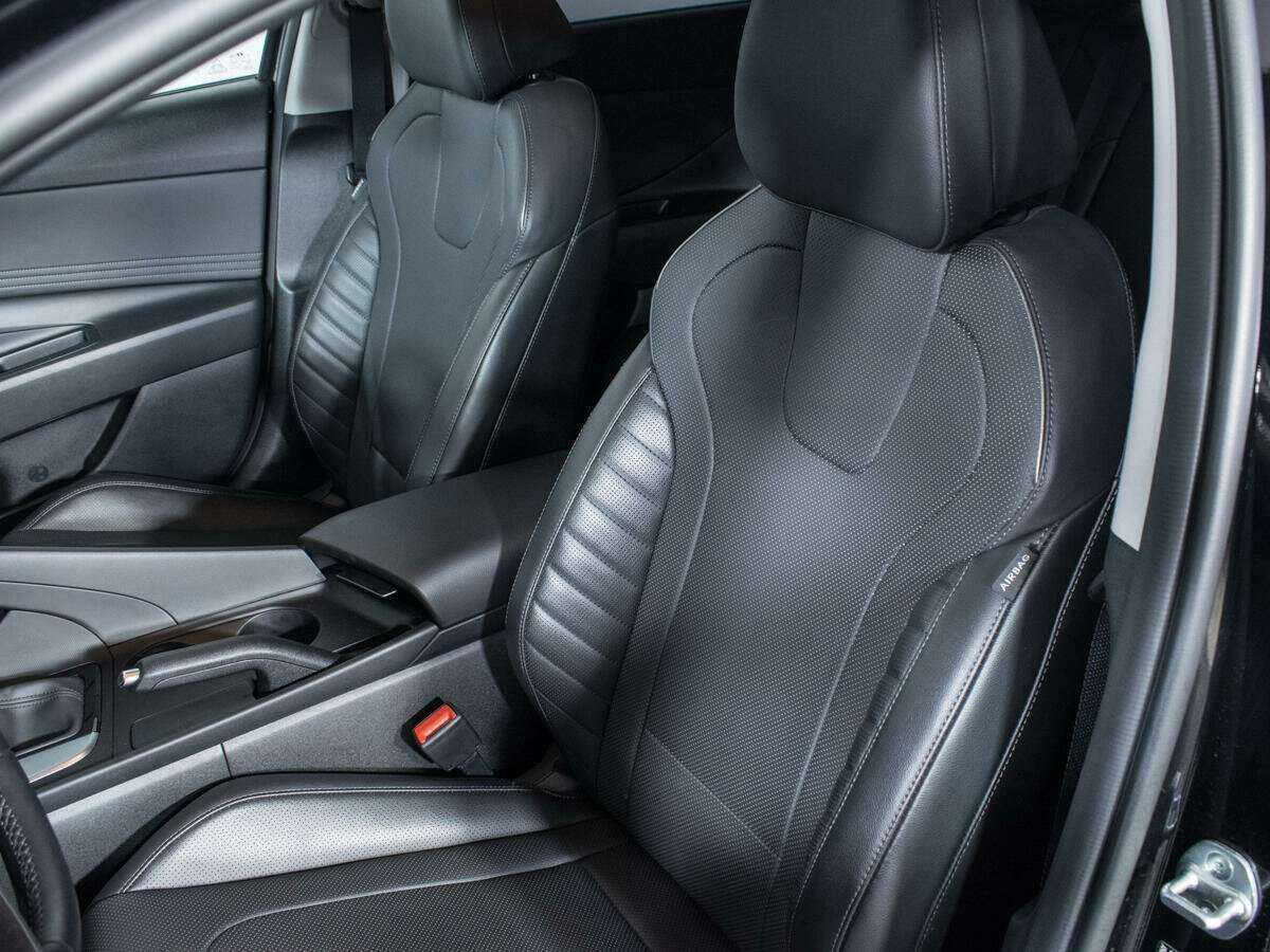 Hyundai Elantra 2023 года с пробегом. Фото: #15