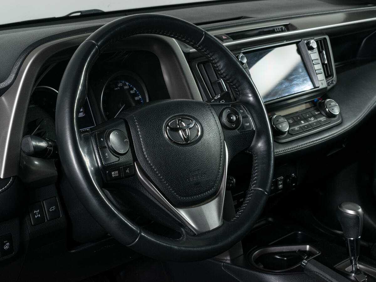 Toyota RAV4 2018 года с пробегом. Фото: #13