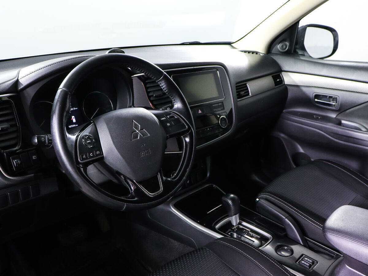 Mitsubishi Outlander 2018 года с пробегом. Фото: #11