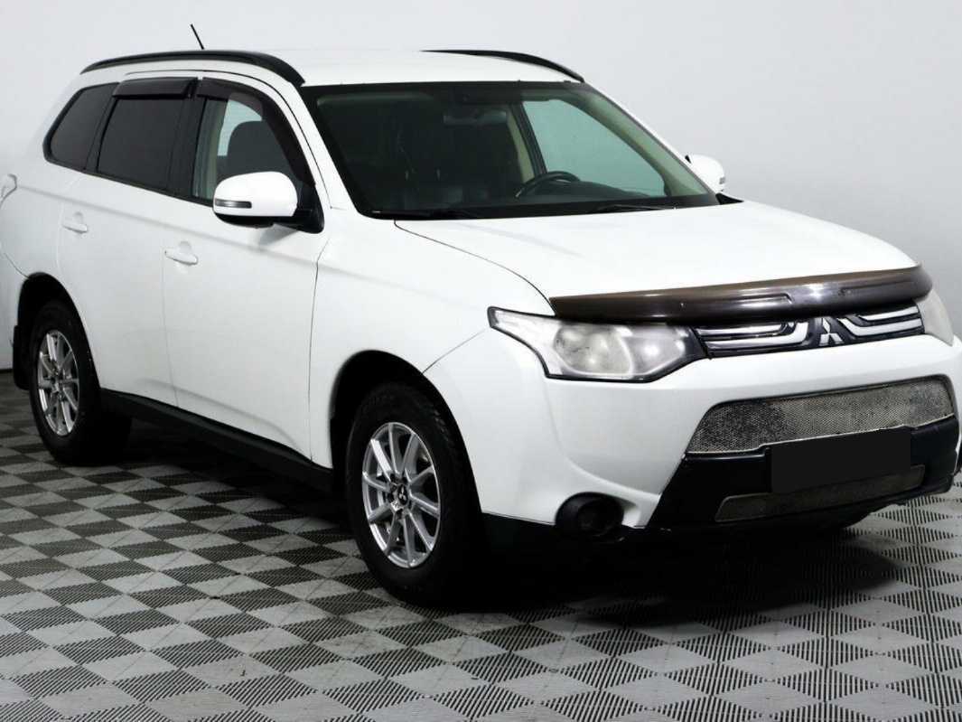 Mitsubishi Outlander 2013 года с пробегом. Фото: #2