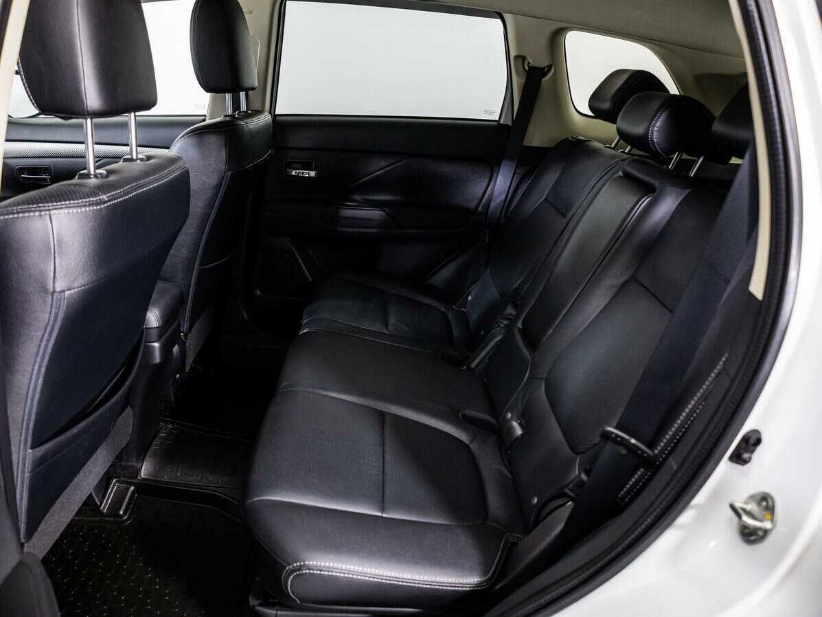Mitsubishi Outlander 2014 года с пробегом. Фото: #9
