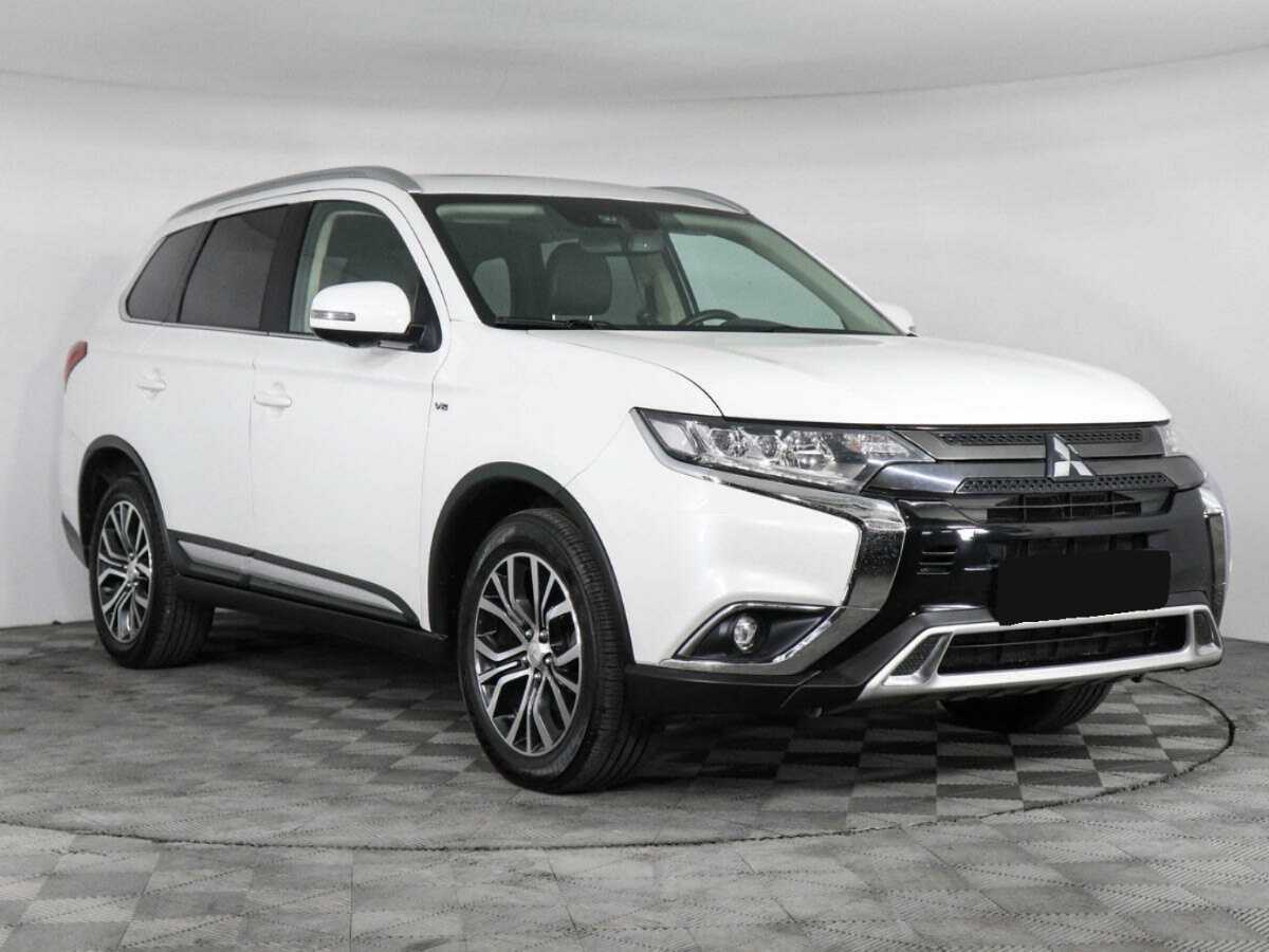Mitsubishi Outlander 2018 года с пробегом. Фото: #2