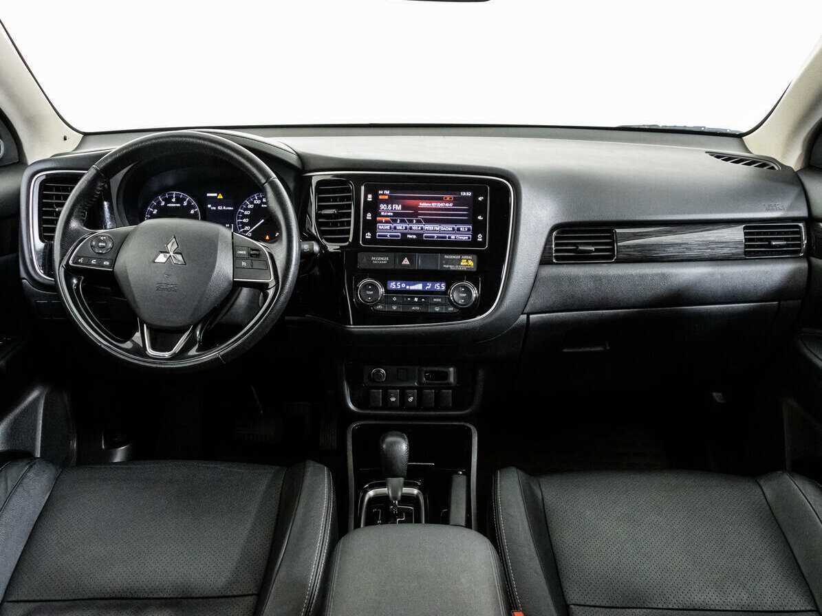 Mitsubishi Outlander 2018 года с пробегом. Фото: #7