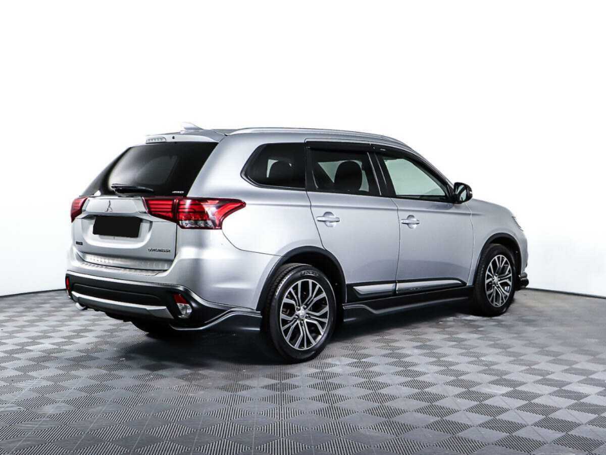 Mitsubishi Outlander 2018 года с пробегом. Фото: #4