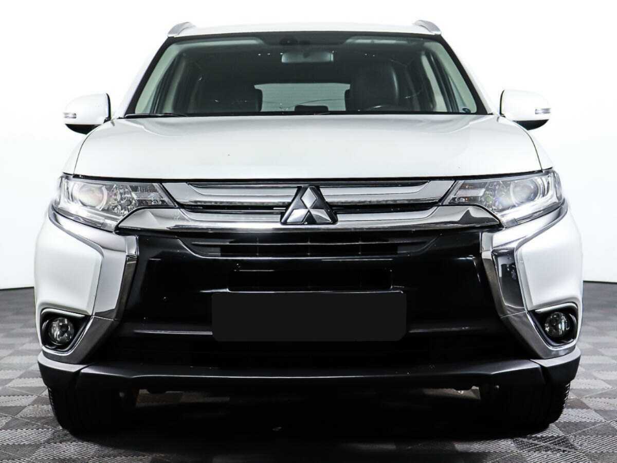 Mitsubishi Outlander 2015 года с пробегом. Фото: #1