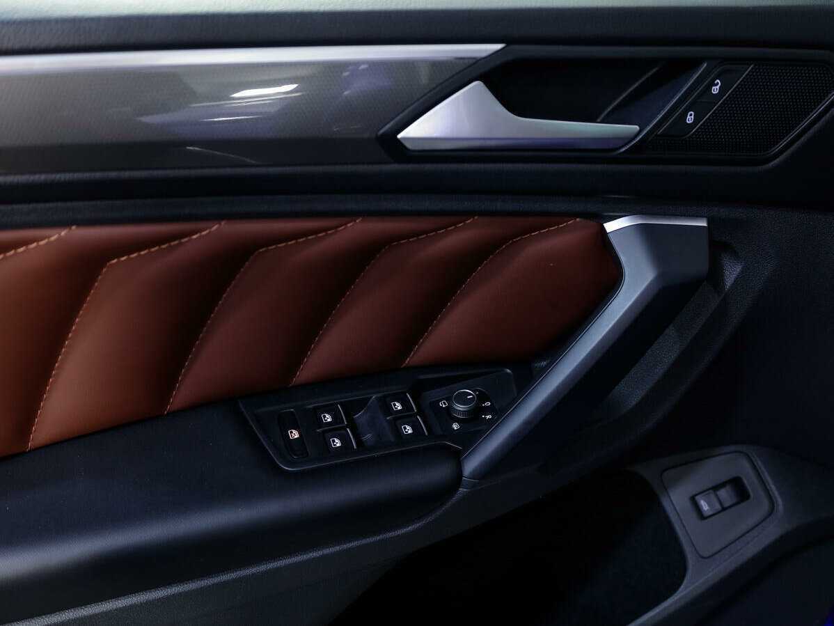 Volkswagen Tiguan 2018 года с пробегом. Фото: #13