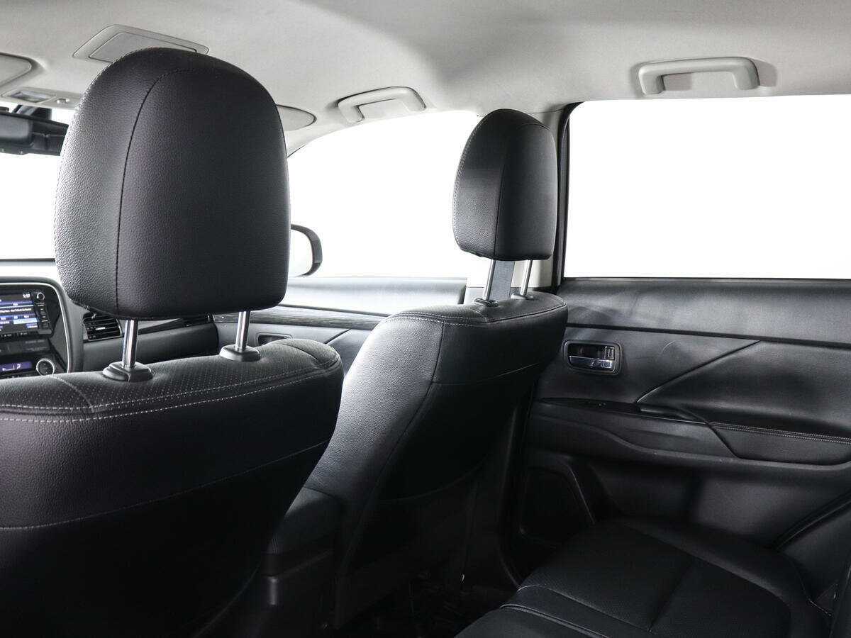 Mitsubishi Outlander 2016 года с пробегом. Фото: #11