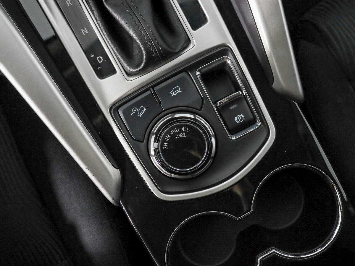 Mitsubishi Pajero Sport 2017 года с пробегом. Фото: #10