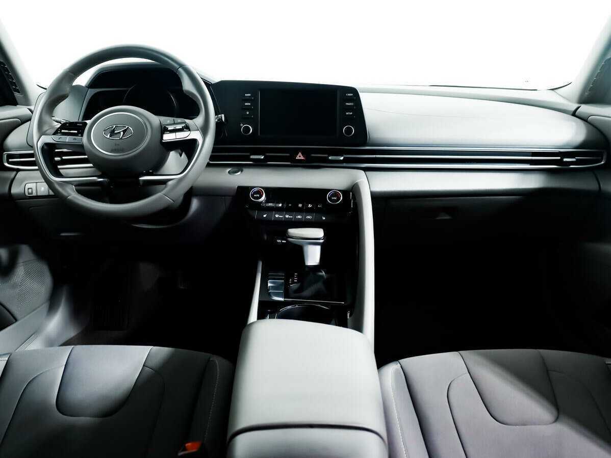 Hyundai Elantra 2021 года с пробегом. Фото: #10