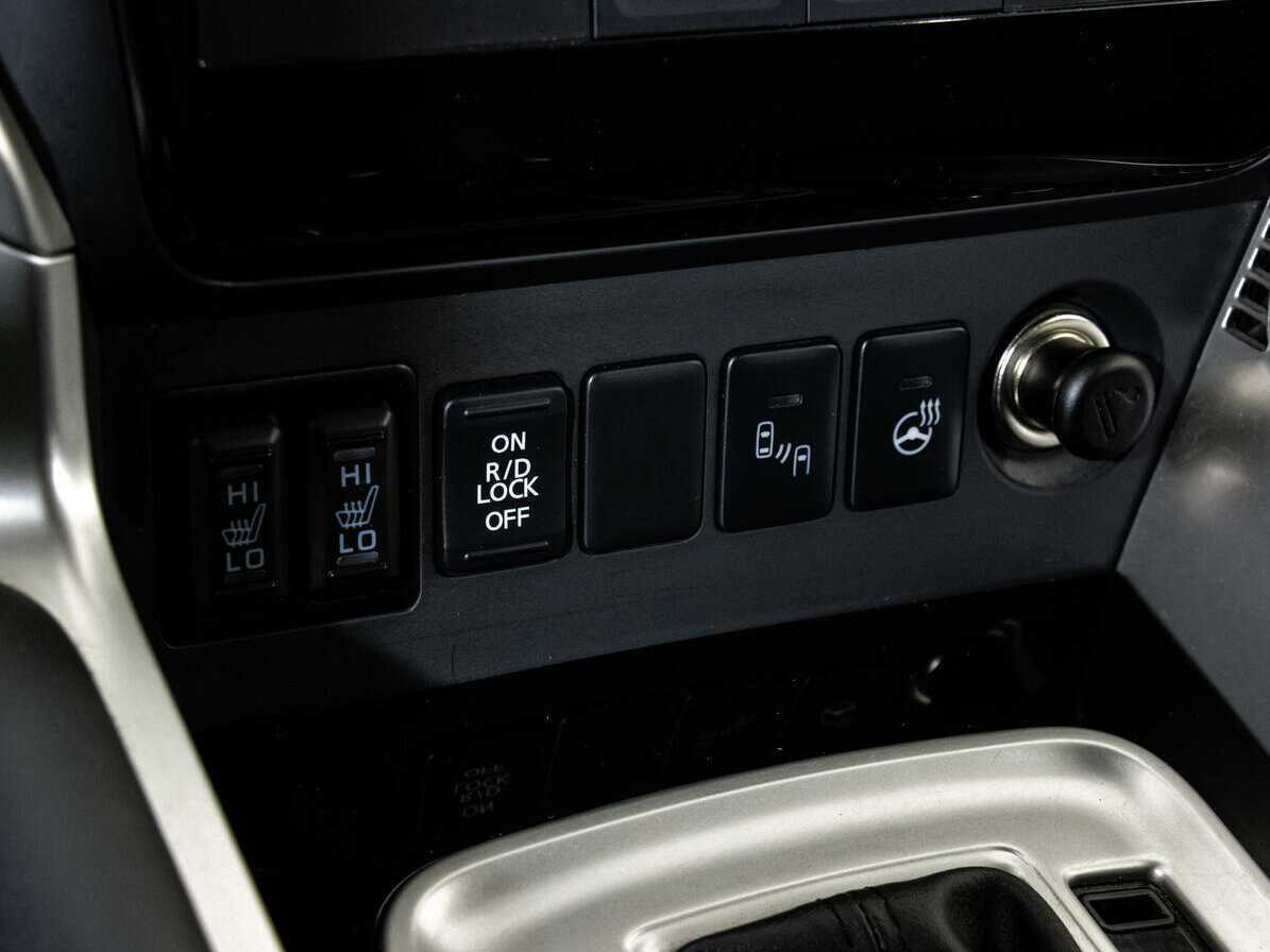 Mitsubishi Pajero Sport 2018 года с пробегом. Фото: #13