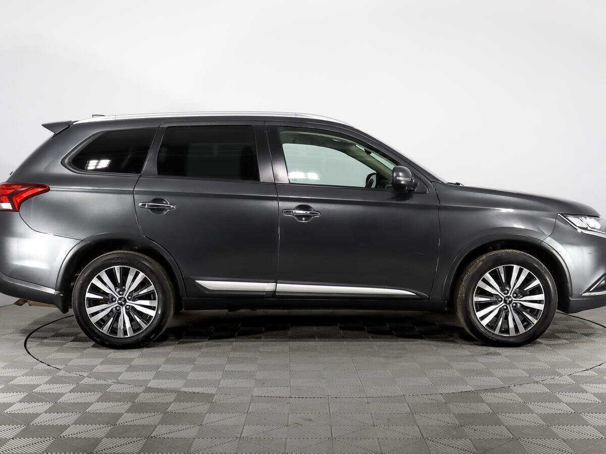Mitsubishi Outlander 2019 года с пробегом. Фото: #3