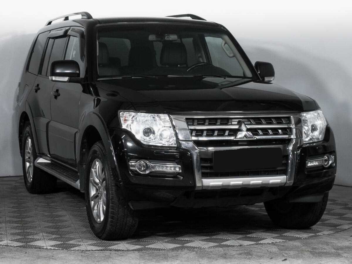 Mitsubishi Pajero 2017 года с пробегом. Фото: #2