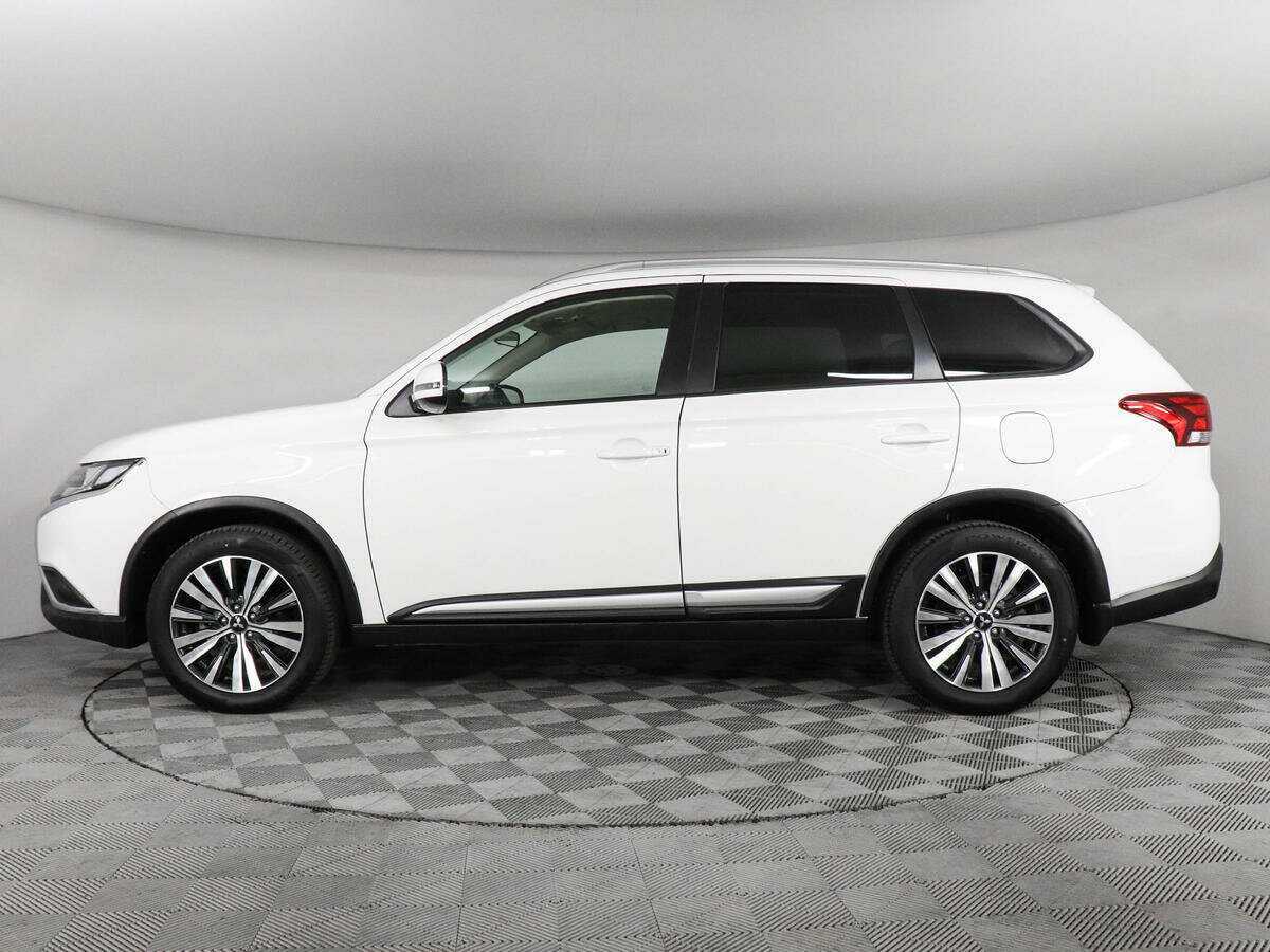 Mitsubishi Outlander 2021 года с пробегом. Фото: #7