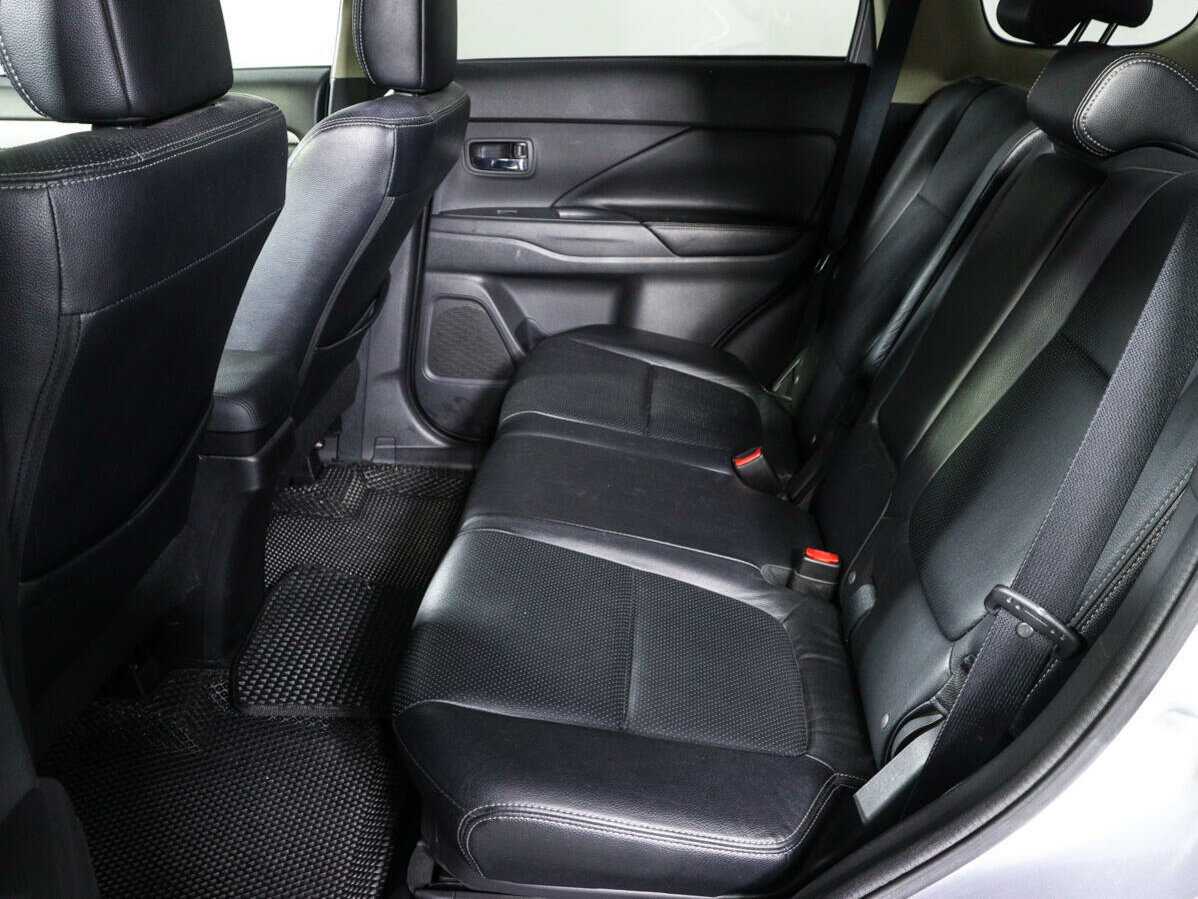 Mitsubishi Outlander 2012 года с пробегом. Фото: #9